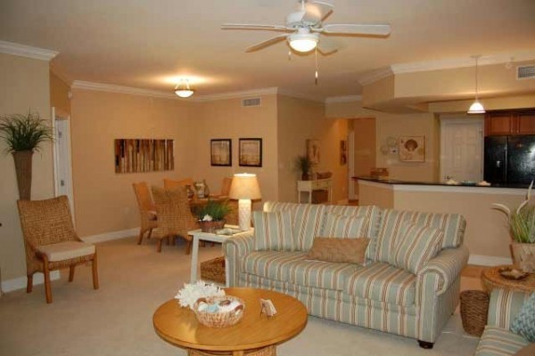 [Image: 3 Bedrooms 3 Baths Gulf View Condo]