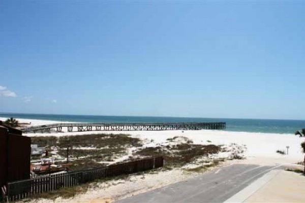 [Image: Gulf Beach Front Condominium]