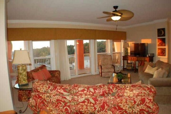 [Image: Paradise Shores 400: 3 BR / 3 BA Condo in Mexico Beach, Sleeps 8]