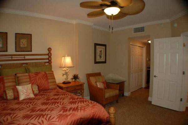 [Image: Paradise Shores 400: 3 BR / 3 BA Condo in Mexico Beach, Sleeps 8]