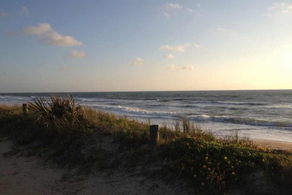 [Image: Luxurious Cottage â Sandy Trails Beach Cottage]