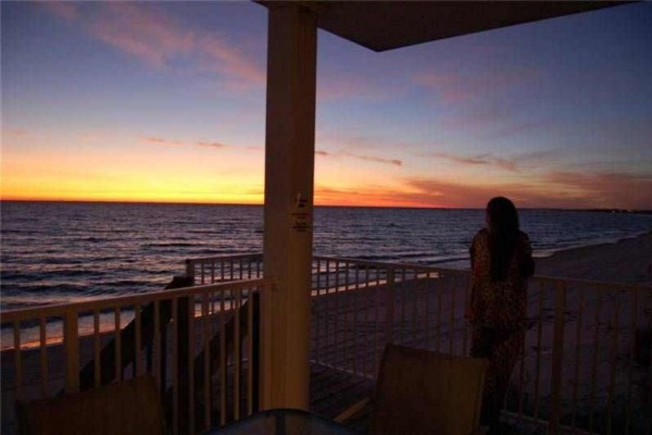 [Image: Starr Dust 2: 5 BR / 4 BA Duplex in Mexico Beach, Sleeps 16]