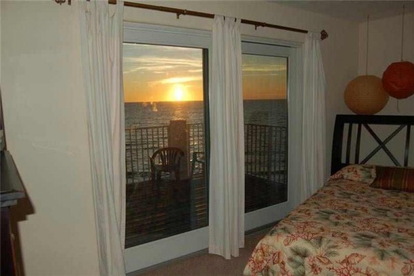 [Image: Starr Dust 2: 5 BR / 4 BA Duplex in Mexico Beach, Sleeps 16]