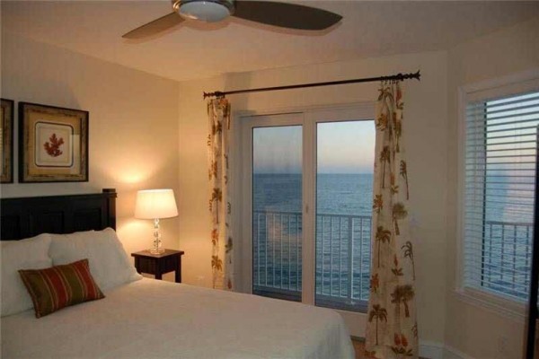 [Image: Starr Dust 2: 5 BR / 4 BA Duplex in Mexico Beach, Sleeps 16]