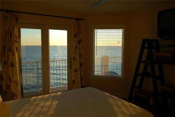 [Image: Starr Dust 2: 5 BR / 4 BA Duplex in Mexico Beach, Sleeps 16]