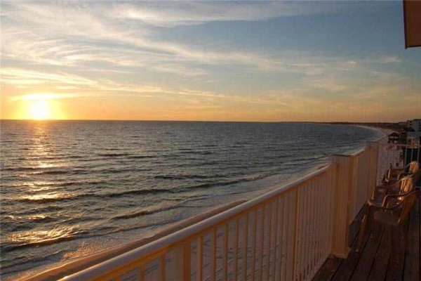 [Image: Starr Dust 2: 5 BR / 4 BA Duplex in Mexico Beach, Sleeps 16]