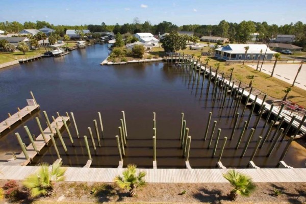 [Image: Gulf View/ Canal Front/ Private Boat Slip with Easy Gulf Access]