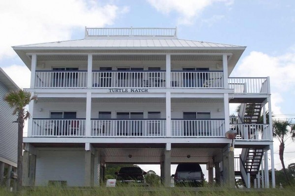 [Image: Beach Front Barefoot- Friendly Home in Mexico Beach]