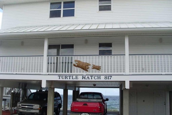 [Image: Beach Front Barefoot- Friendly Home in Mexico Beach]