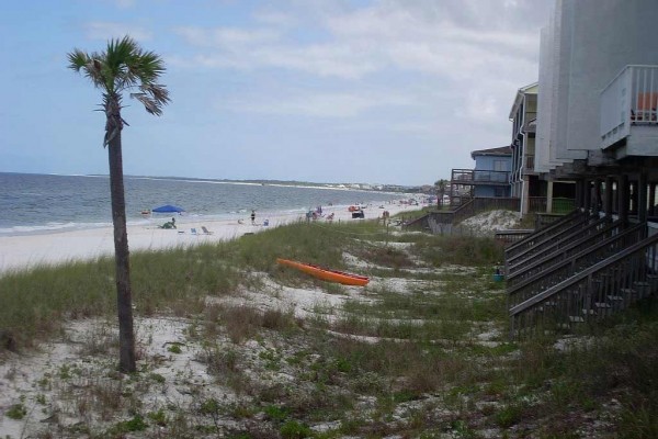 [Image: Beach Front Barefoot- Friendly Home in Mexico Beach]