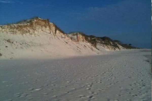 [Image: Affordable Beach Cottage Only 200 Yards from Beach!]