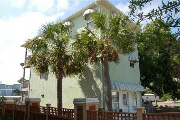 [Image: Aldadale: 3 BR / 2.5 BA House in Mexico Beach, Sleeps 10]