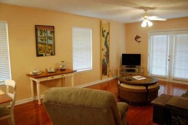 [Image: Aldadale: 3 BR / 2.5 BA House in Mexico Beach, Sleeps 10]