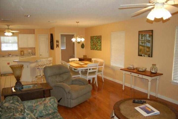 [Image: Aldadale: 3 BR / 2.5 BA House in Mexico Beach, Sleeps 10]