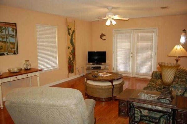 [Image: Aldadale: 3 BR / 2.5 BA House in Mexico Beach, Sleeps 10]