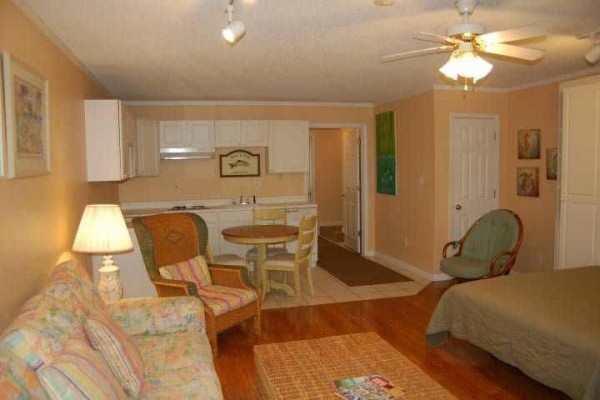 [Image: Aldadale: 3 BR / 2.5 BA House in Mexico Beach, Sleeps 10]