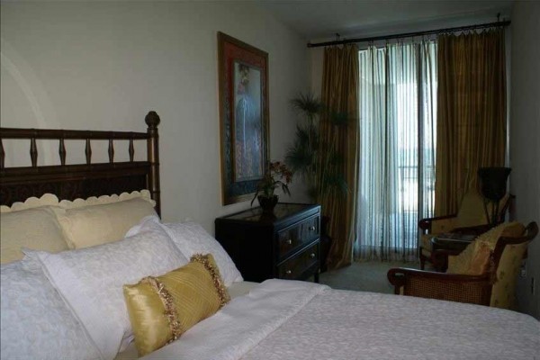 [Image: Exquisite Mirabella 3BR/4BA Condo, Direct Gulf Views, Sleeps 6]