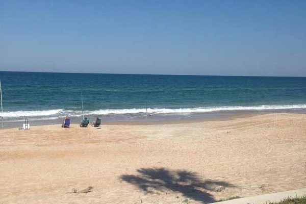 [Image: Beautiful Oceanfront 2 Bed 2.5 Bath Condo Steps from the Beach]