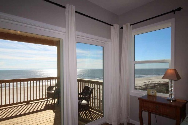 [Image: Beachfront, Priv Hted Pool, Elevator, 4 Kings, Screen, 9/27 $2,590- $500 Off]