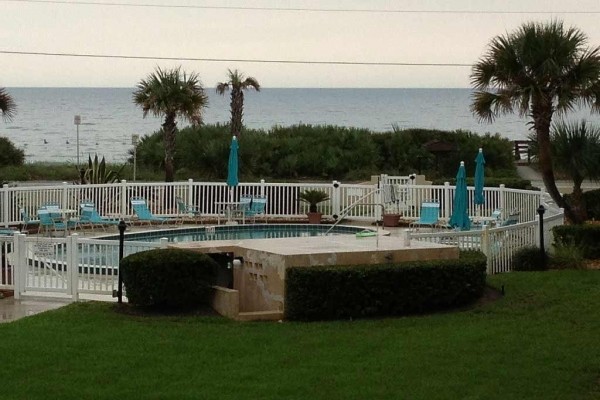 [Image: Beach/Pool Florida Vacation Getaway]