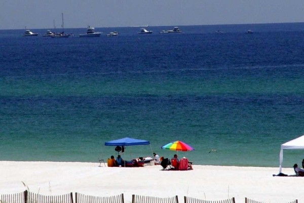 [Image: Beautiful Beachfront Condo, 3BR/3BA]