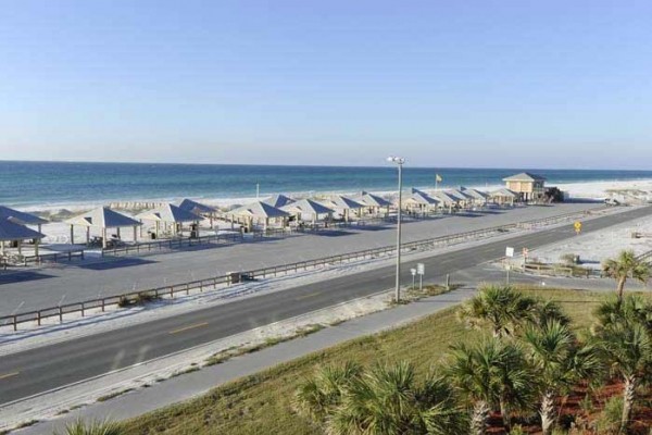 [Image: Beautiful Beachfront Condo, 3BR/3BA]