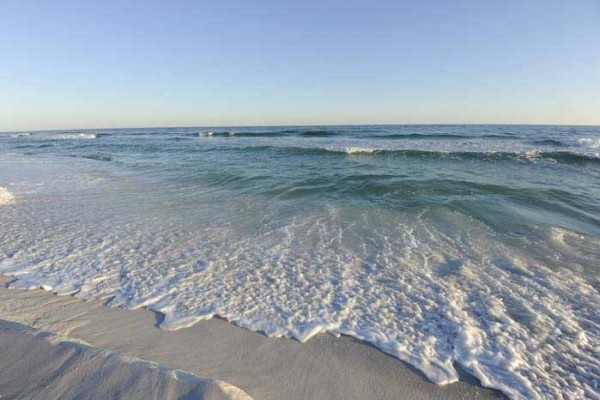 [Image: Beautiful Beachfront Condo, 3BR/3BA]