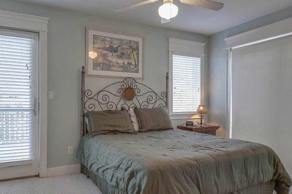 [Image: Revere House: 4 BR / 3.5 BA Beach View in Saint George Island, Sleeps 12]