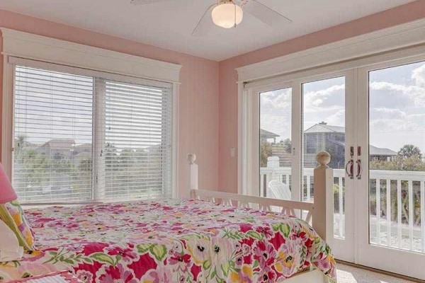 [Image: Revere House: 4 BR / 3.5 BA Beach View in Saint George Island, Sleeps 12]