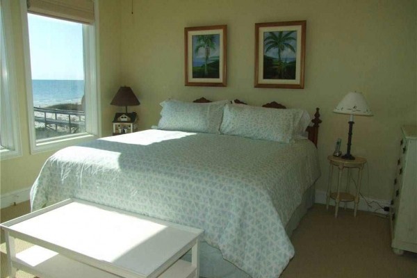 [Image: Three Dolphins: 4 BR / 5 BA Beach House in St. George Island, Sleeps 9]