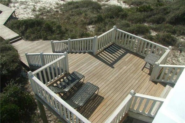 [Image: Three Dolphins: 4 BR / 5 BA Beach House in St. George Island, Sleeps 9]