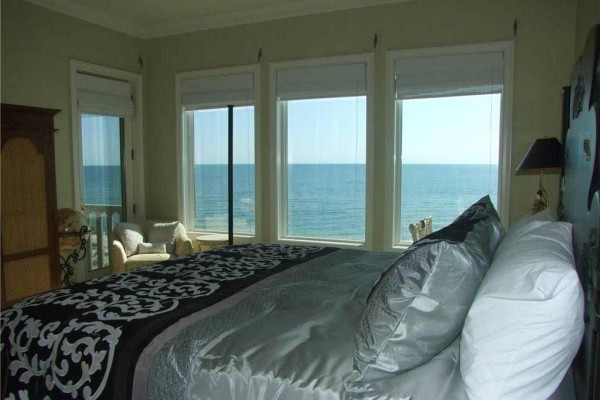 [Image: Three Dolphins: 4 BR / 5 BA Beach House in St. George Island, Sleeps 9]