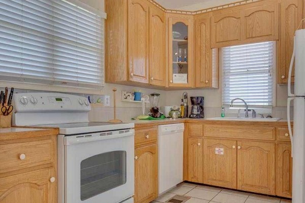 [Image: Mary's House: 3 BR / 3 BA Beach View in Saint George Island, Sleeps 11]