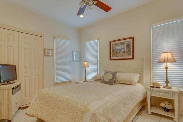 [Image: Mary's House: 3 BR / 3 BA Beach View in Saint George Island, Sleeps 11]