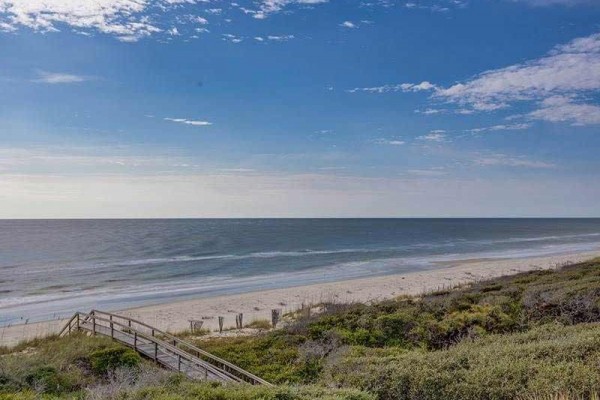 [Image: Sunbird: 3 BR / 3 BA Beach Front in Saint George Island, Sleeps 8]