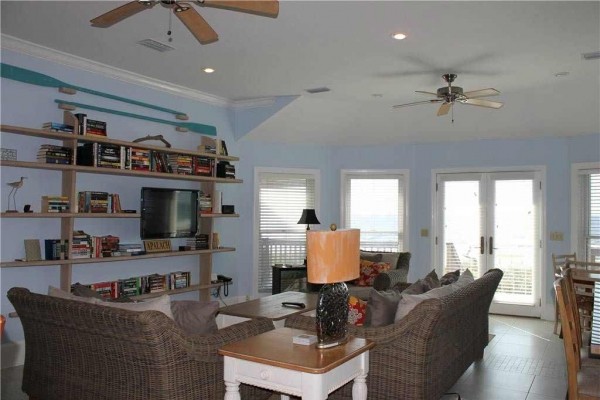 [Image: Mariner'S Compass: 3 BR / 3 BA Beach House in St George Island, Sleeps 9]