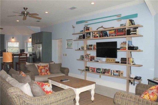 [Image: Mariner'S Compass: 3 BR / 3 BA Beach House in St George Island, Sleeps 9]