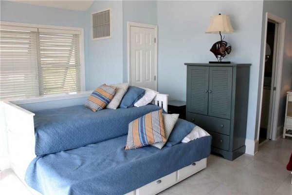 [Image: Mariner'S Compass: 3 BR / 3 BA Beach House in St George Island, Sleeps 9]