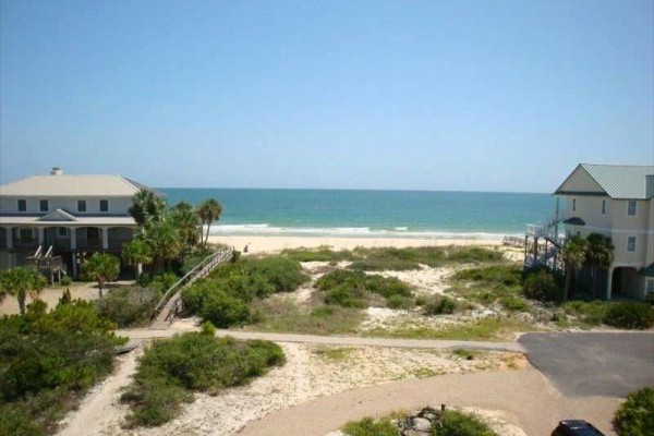 [Image: Beachwalker Cottage - Only 100 Steps to the Beach!]