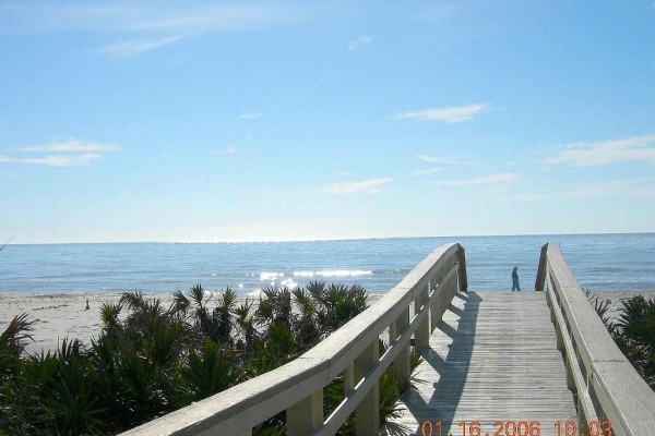 [Image: A Hidden Treasure --Spacious, Comfortable Home, Private Pool, Beach Access]