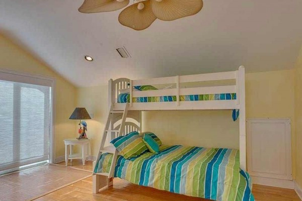 [Image: Heaven's Gate: 8 BR / 6.5 BA Beach Front in Saint George Island, Sleeps 24]