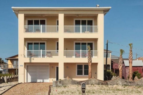 [Image: Gloria Beach House, 5 Bedrooms, Deluxe, Beach Front]