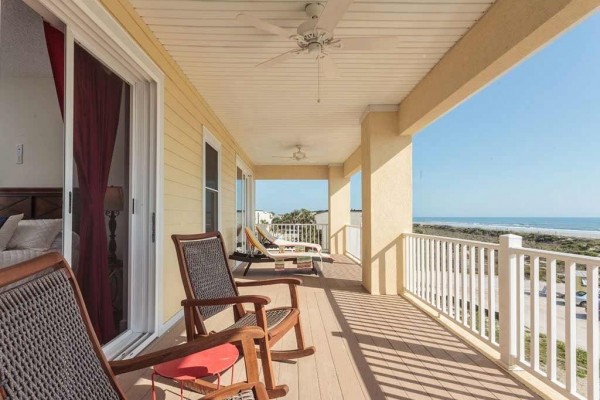 [Image: Gloria Beach House, 5 Bedrooms, Deluxe, Beach Front]