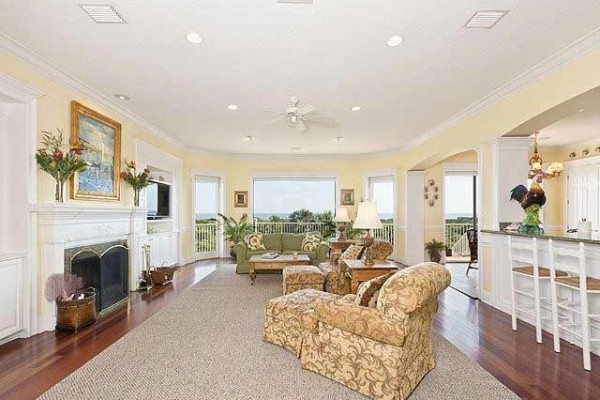 [Image: Bella Vista Mansion, Beachfront, Heated Pool/Spa, Hdtvs, Elevator, Sleep 16]