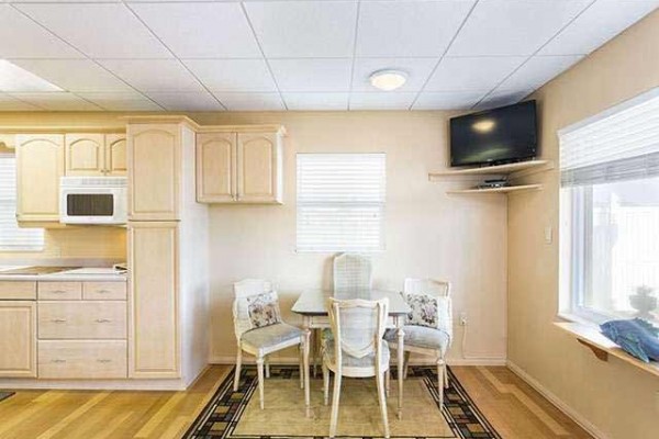 [Image: Stairway to Heaven Ocean Front, Newly Updated, Hdtv, 2 Kitchens and More]
