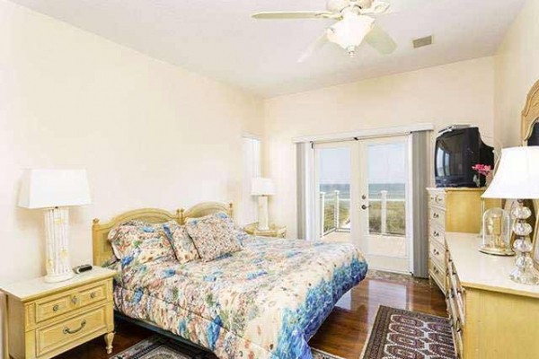 [Image: Stairway to Heaven Ocean Front, Newly Updated, Hdtv, 2 Kitchens and More]