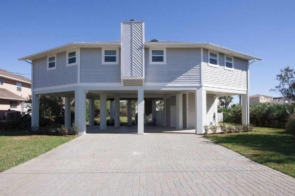 [Image: Ocean Walk, 2.5 Bedrooms, Steps to the Beach, Ocean Views with New Pool]