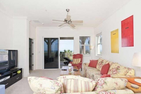 [Image: Cinnamon Beach 725, 2nd Floor, Ocean Front Corner Unit, 2 Heated Pools, Wifi]