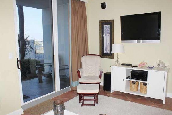 [Image: Gorgeous New Sea Spray Riverside 1br1ba!! Ground Floor Walk Out- Pool Front!]