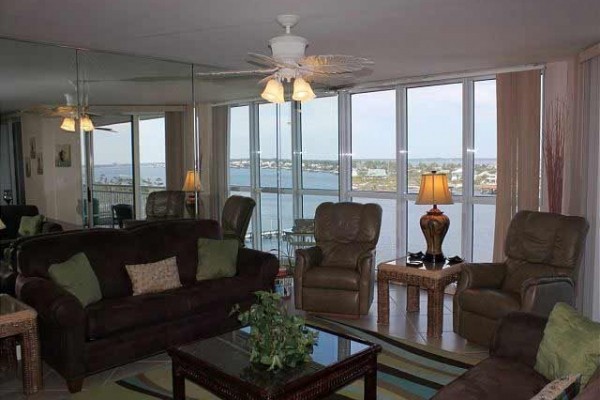 [Image: Brand New Sea Spray Riverside 2BR 2BA- Amazing 9th Floor Views!]